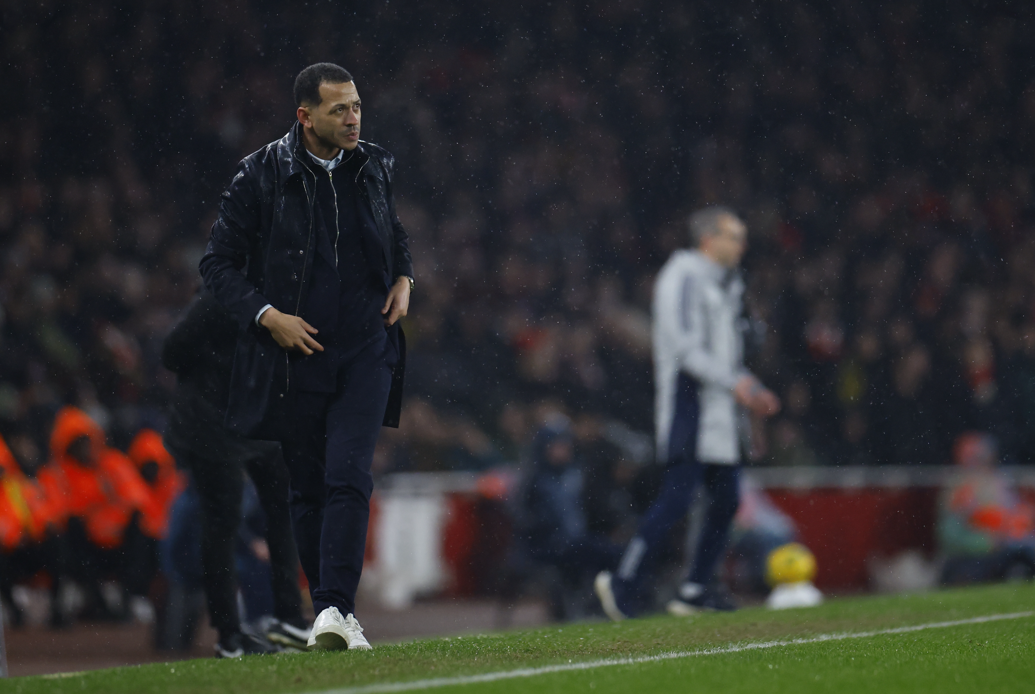 开云APP下载-再次吃红牌+定位球丢分：这支切尔西问题依旧，他们缺少一个大哥