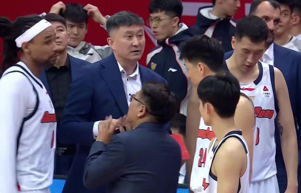 正版应用-CCTV5+直播！广东男篮再战北京，杜锋带队殊死一搏，或被2-0横扫